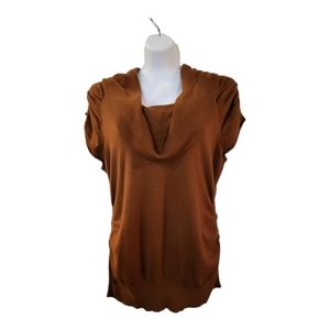 Brown sweater with roughed sides